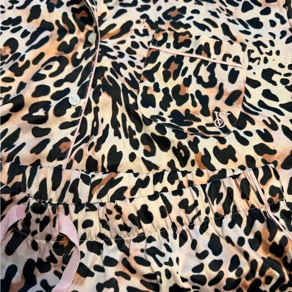 Victoria's Secret Satin Short Pajama Set Pink Leopard Print - Picture 5 of 6